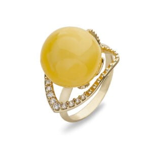 Złoty, pierścionek z unikatową kulką bursztynową w połaczeniu z cyrkoniami